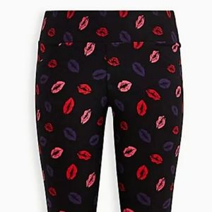 Torrid Black with Lips Print Luxe Ponte Pocket Pix